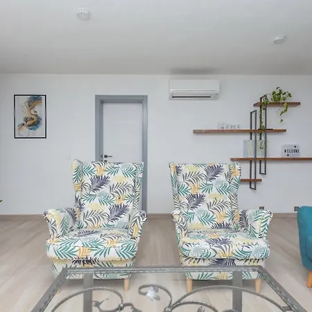 App Anna Apartment *